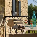 Grand En Aveyron, 10 Couchages 3 Etoiles Linge En Option * Drulhe