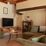 بيت للعطل Grand En Aveyron, 10 Couchages 3 Etoiles Linge En Option *