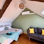 بيت للعطل Grand En Aveyron, 10 Couchages 3 Etoiles Linge En Option Drulhe