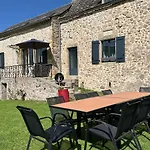 بيت للعطل Grand En Aveyron, 10 Couchages 3 Etoiles Linge En Option *