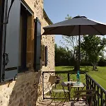 Grand En Aveyron, 10 Couchages 3 étoiles Linge En Option