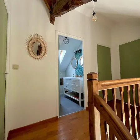 Дом отдыха Grand En Aveyron, 10 Couchages 3 Etoiles Linge En Option Drulhe