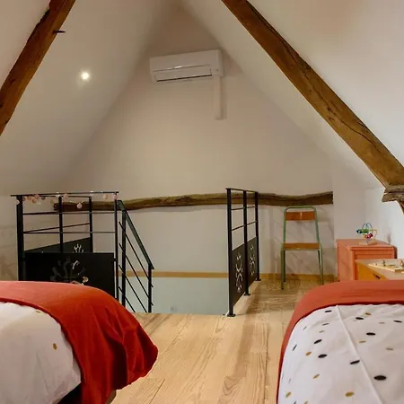 Prázdninový dům Grand En Aveyron, 10 Couchages 3 Etoiles Linge En Option