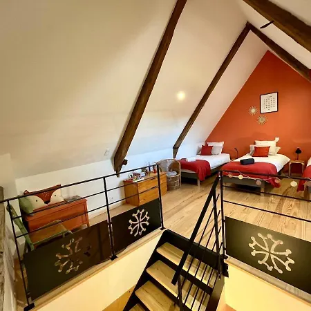 Prázdninový dům Grand En Aveyron, 10 Couchages 3 Etoiles Linge En Option
