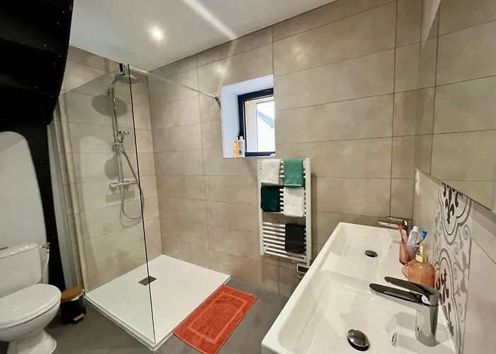 Grand En Aveyron, 10 Couchages 3 Etoiles Linge En Option Σπίτι διακοπών *