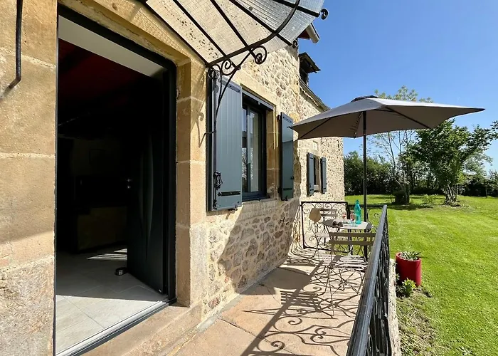 Grand En Aveyron, 10 Couchages 3 Etoiles Linge En Option Σπίτι διακοπών *