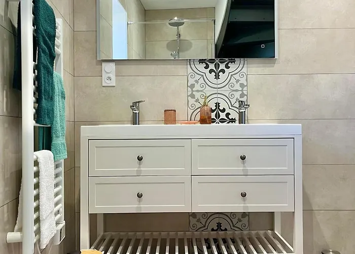 Grand En Aveyron, 10 Couchages 3 Etoiles Linge En Option Σπίτι διακοπών *