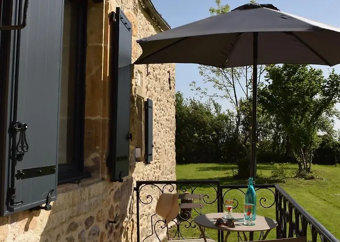 Grand En Aveyron, 10 Couchages 3 Etoiles Linge En Option