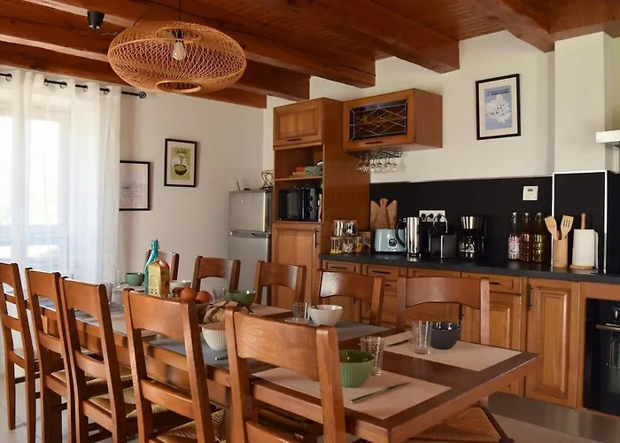 Grand En Aveyron, 10 Couchages 3 Etoiles Linge En Option