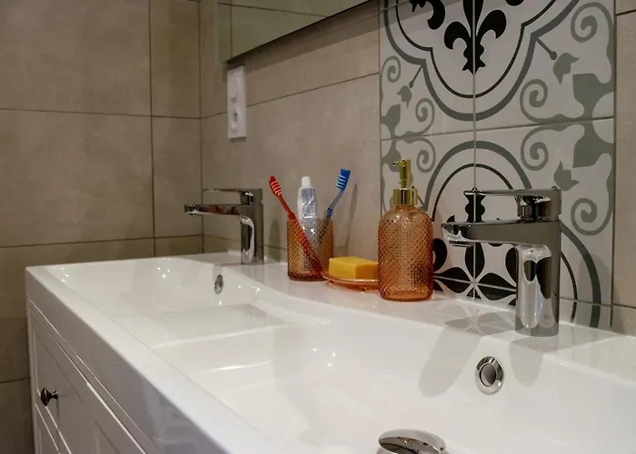 Grand En Aveyron, 10 Couchages 3 Etoiles Linge En Option